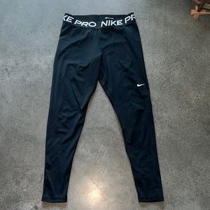 Women’s Nike Pro Leggings